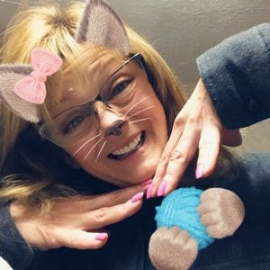 Meet your Posher, Cynthia